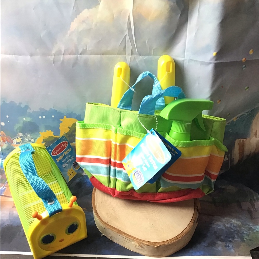Melissa & Doug Tote set & Bug House - Picture 1 of 1